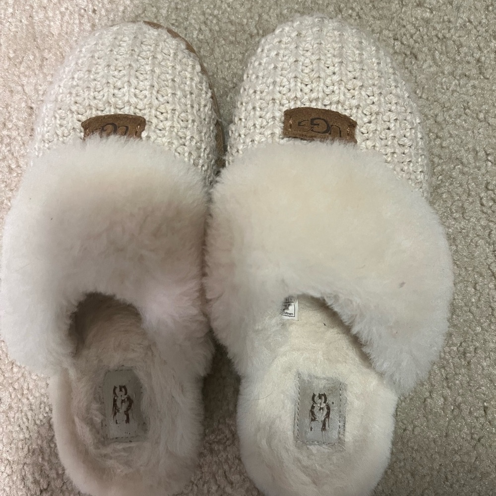 Ugh slippers size 7. Used - great condition